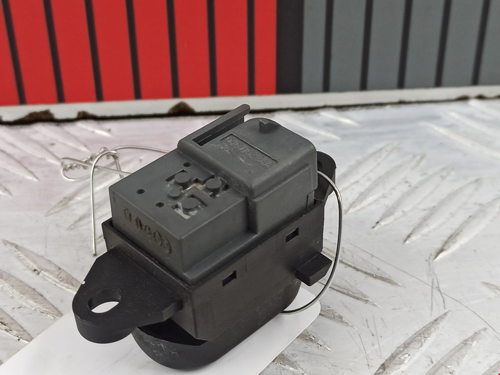 Кнопка стеклоподъемника CHRYSLER PT Cruser 2000-2010