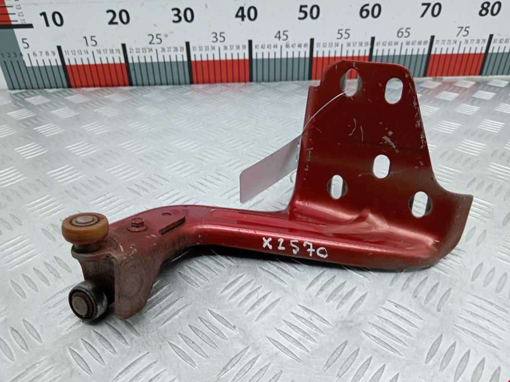 Ролик двери сдвижной (левый/правый средний верхний/нижний) FORD Windstar 1994-2003