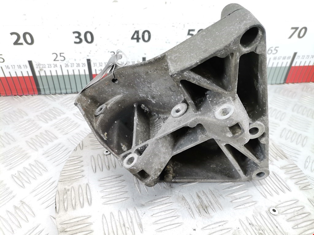 Кронштейн кондиционера BMW 5-Series (E39) (1995-2004)