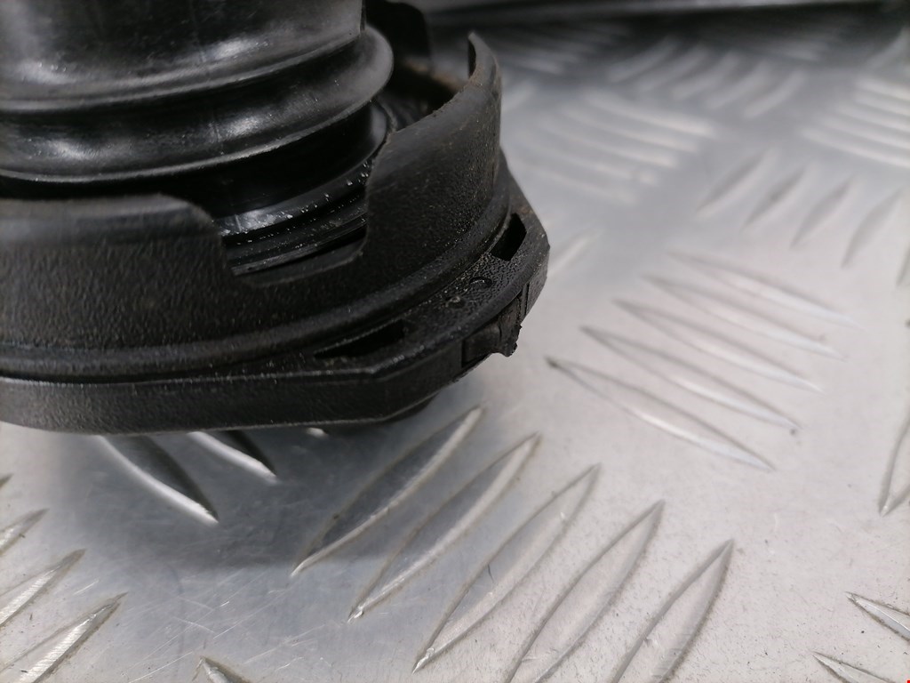 Лючок бензобака AUDI A6 C6 2004-2010