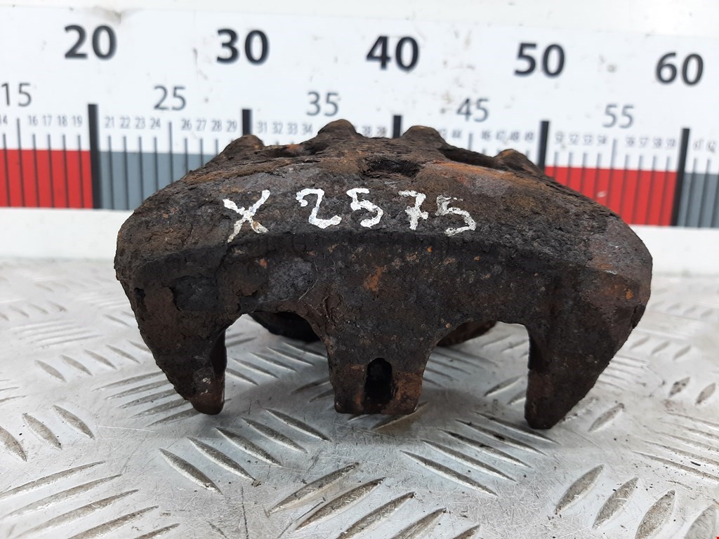 Суппорт передний правый SUBARU Legacy 1998-2004