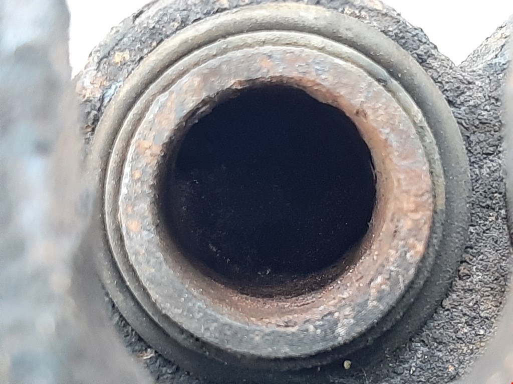 Суппорт передний правый SUBARU Legacy 1998-2004