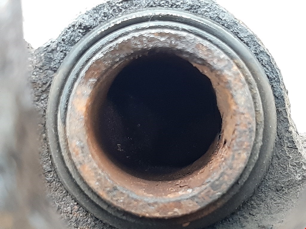 Суппорт передний правый SUBARU Legacy 1998-2004