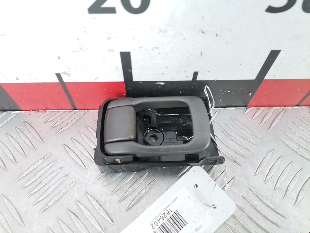 Ручка дверная передняя внутренняя левая SUBARU Impreza 1992-2000