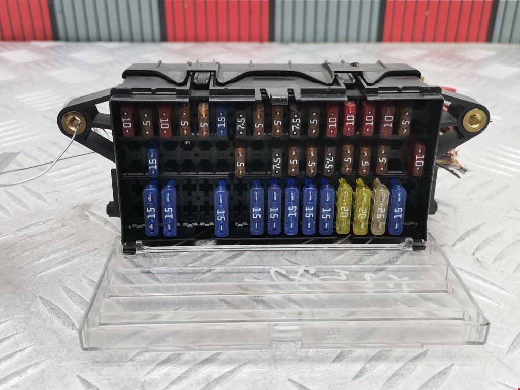 Датчик уровня в бачок омывателя VOLKSWAGEN Polo III 1994-2001