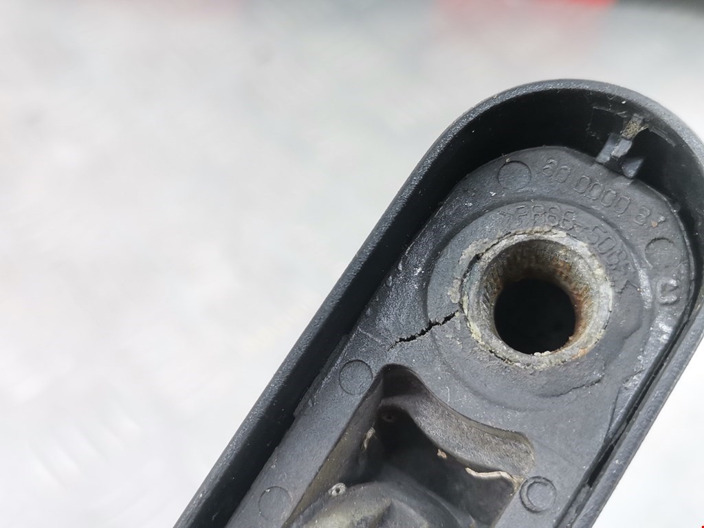 Поводок дворника задний (заднего) PEUGEOT 206 1998-2012