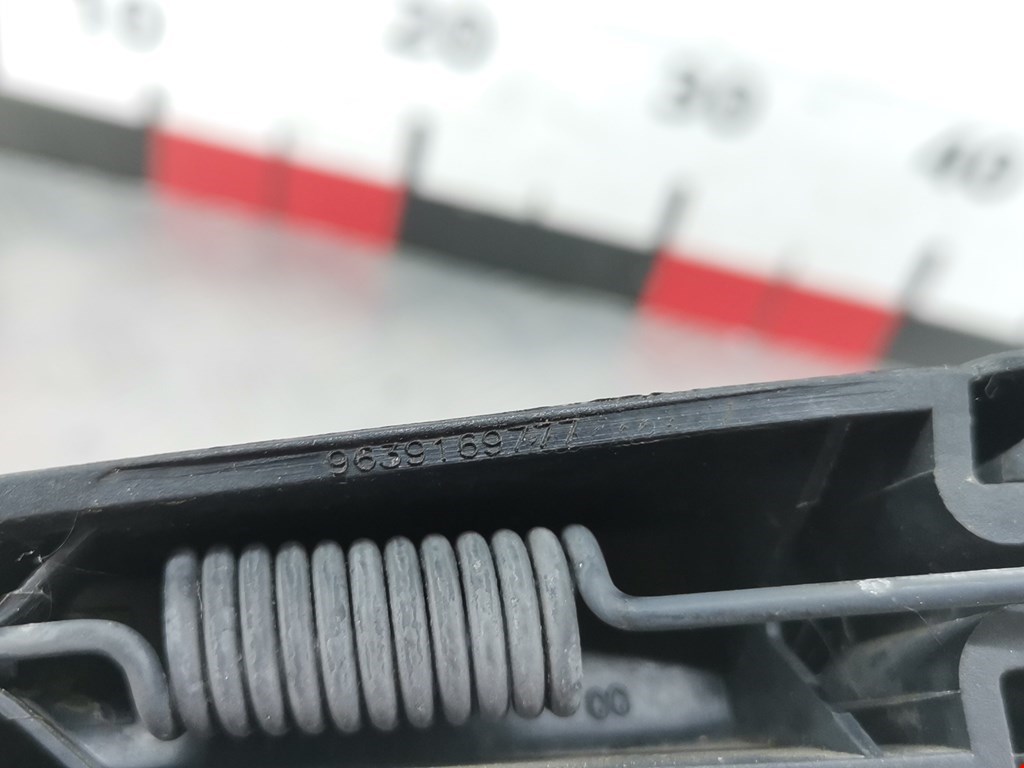 Поводок дворника задний (заднего) PEUGEOT 206 1998-2012