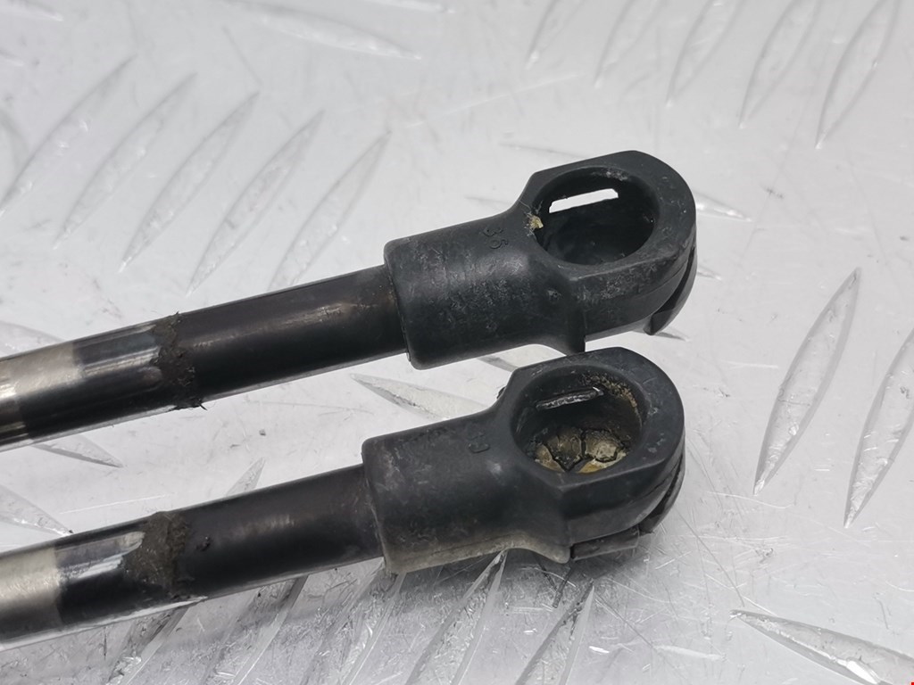 Амортизатор крышки (двери) багажника FIAT Grande Punto 2005-2009