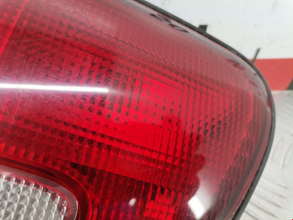 Фонарь задний внутренний левый SUZUKI Baleno 1995-2002