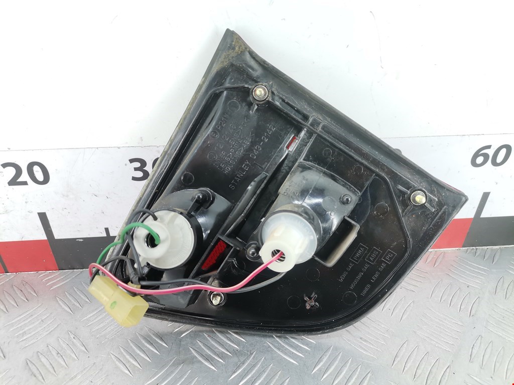 Фонарь задний внутренний левый SUZUKI Baleno 1995-2002