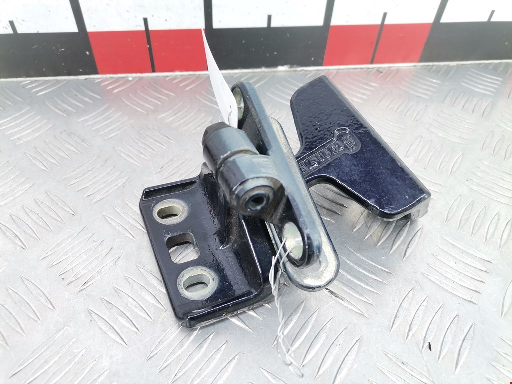 Петля двери задней правой Mercedes CLS-Class (W219) (2004-2010)