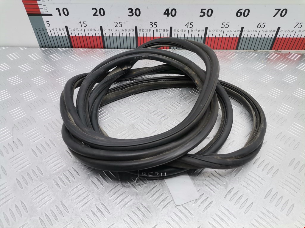 Уплотнитель (наружный) BMW 5er 5 серия E60/E61 2003-2010