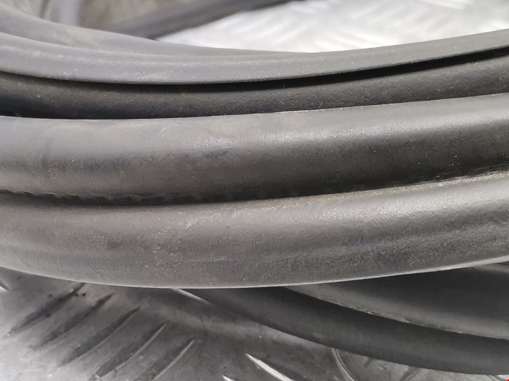 Уплотнитель (наружный) BMW 5er 5 серия E60/E61 2003-2010