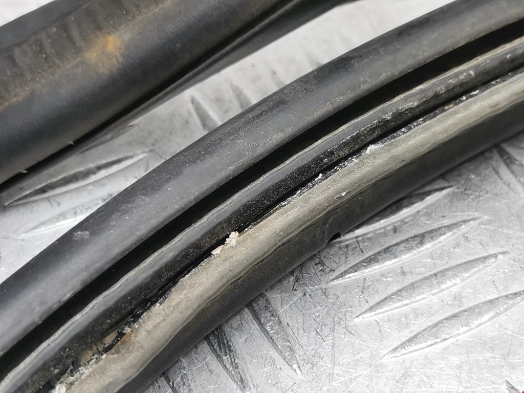 Уплотнитель (наружный) BMW 5er 5 серия E60/E61 2003-2010