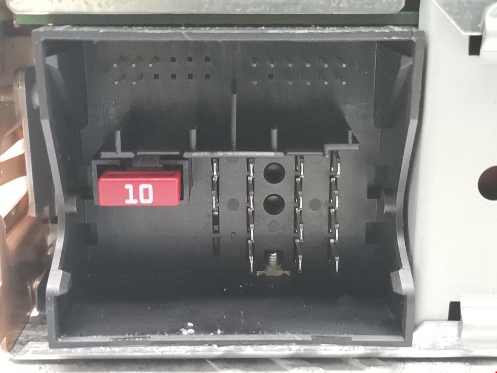 Магнитола VOLKSWAGEN Golf V 2003-2009