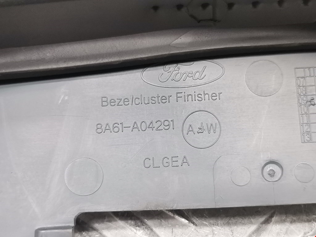 Кожух рулевой колонки FORD Fiesta 2008-2012