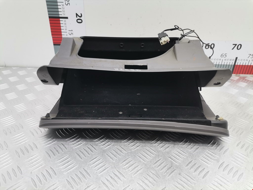 Бардачок SUBARU Legacy 1998-2004