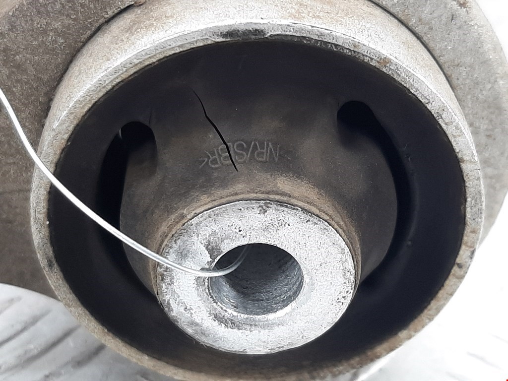 Рычаг передний правый AUDI A4 B5 1995-2001