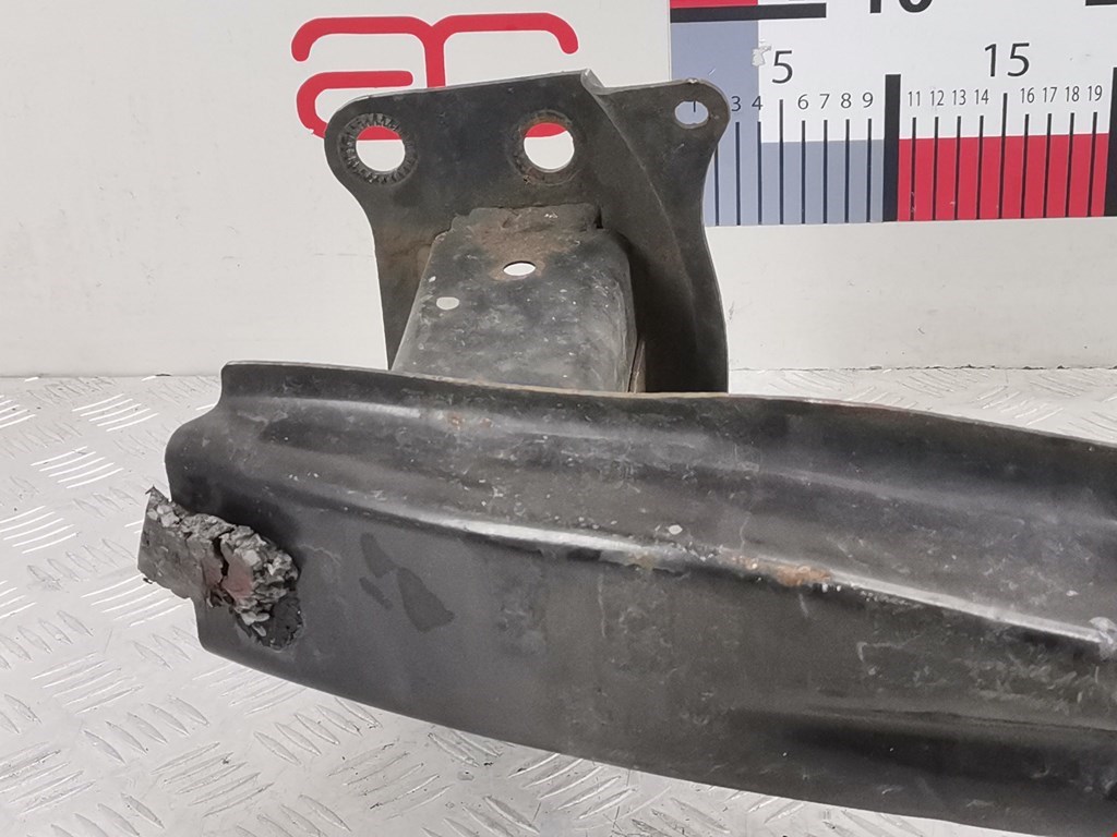 Усилитель переднего бампера (передний) VOLKSWAGEN Golf V 2003-2009