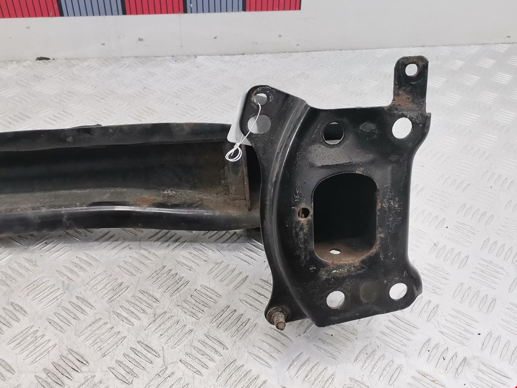 Усилитель переднего бампера (передний) VOLKSWAGEN Golf V 2003-2009