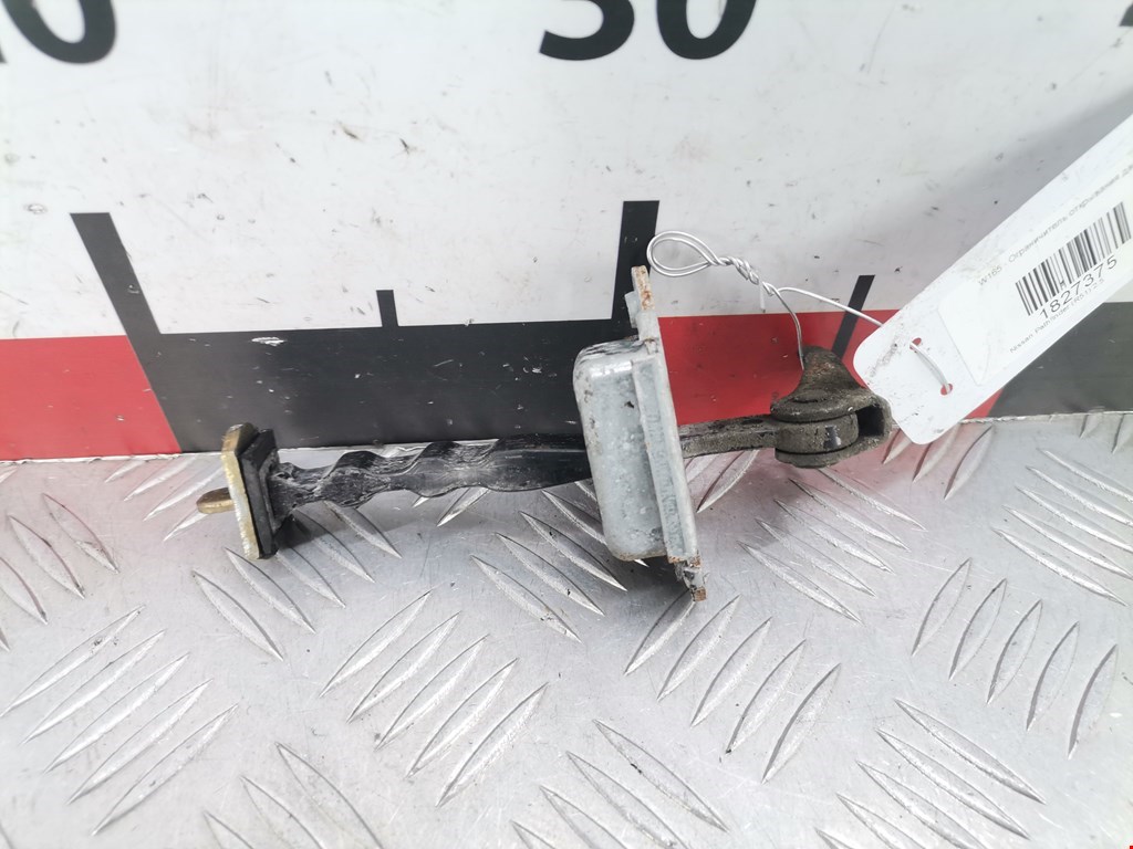 Ограничитель открывания двери NISSAN Pathfinder R51M 2004-2014