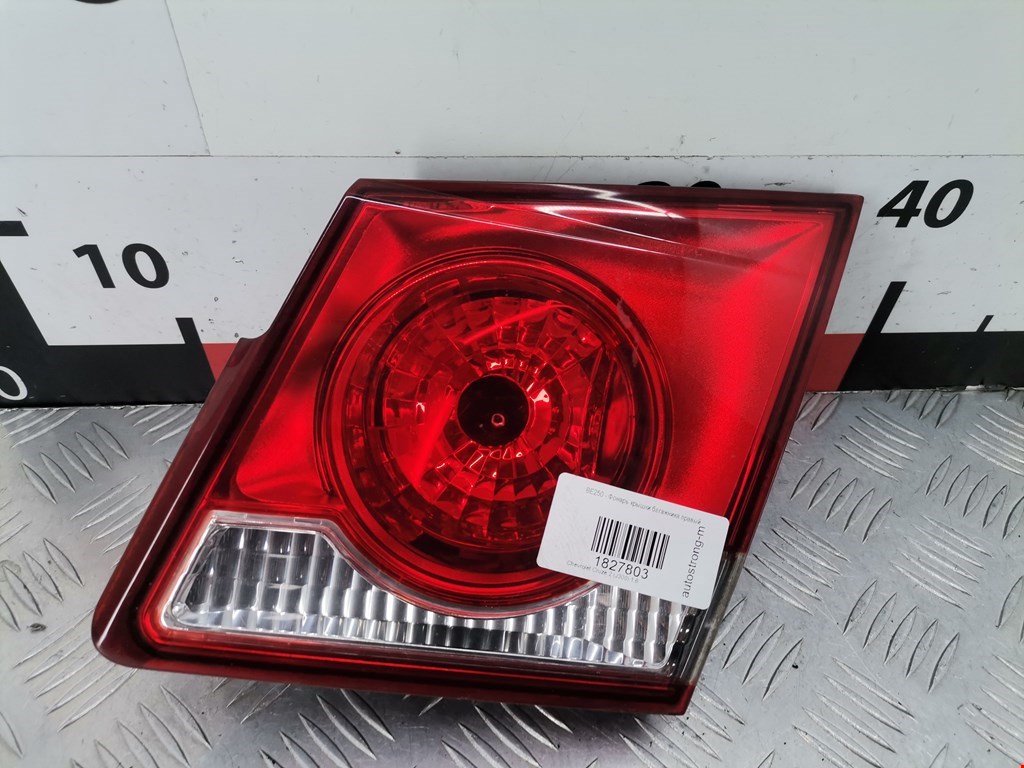 Фонарь крышки багажника правый Chevrolet Cruze 2 (J300) (2008-2016)