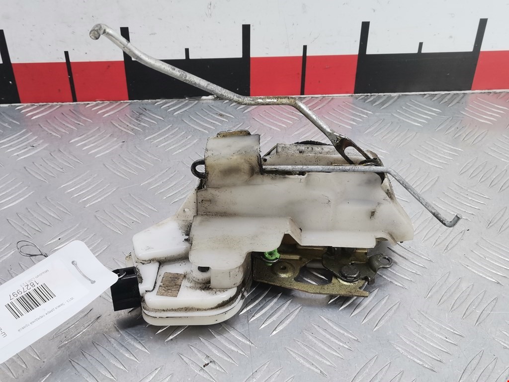 Замок двери передней правой MITSUBISHI L200 K6,K7 1996-2006