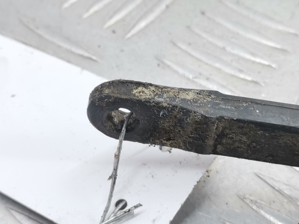 Ограничитель открывания двери MITSUBISHI L200 K6,K7 1996-2006