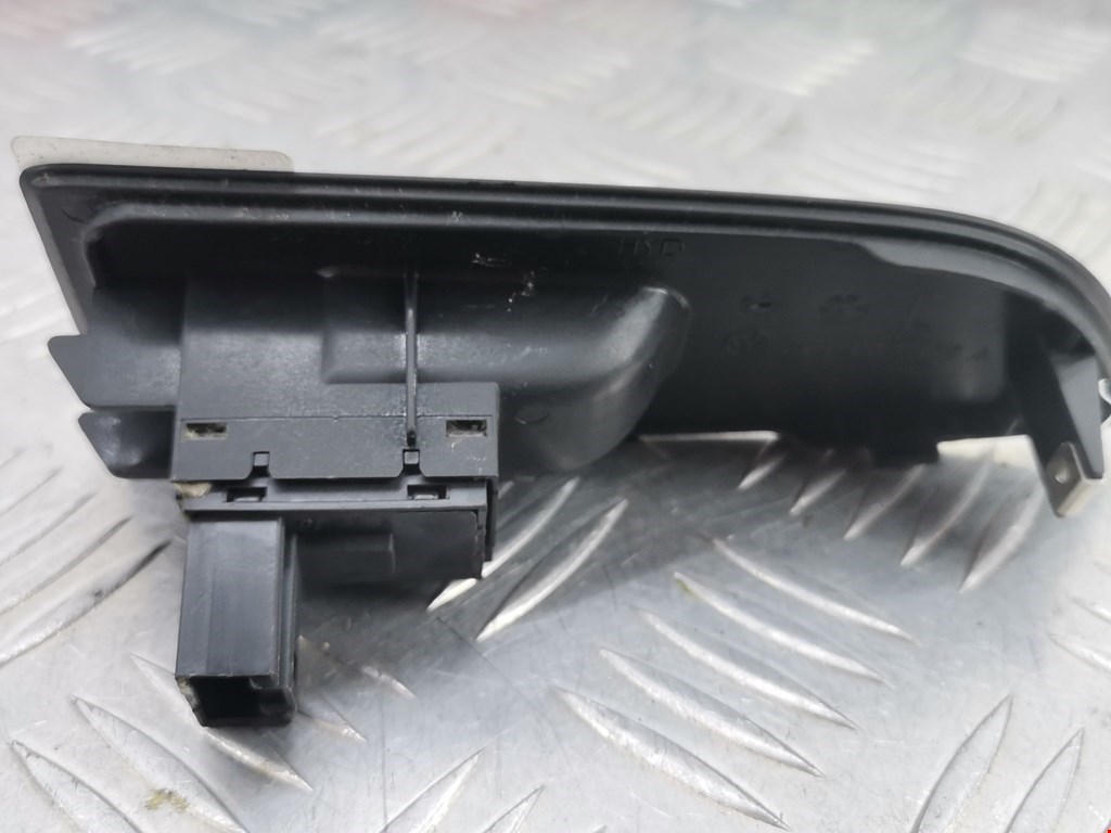 Кнопка стеклоподъемника VOLKSWAGEN Passat CC 2008-2017