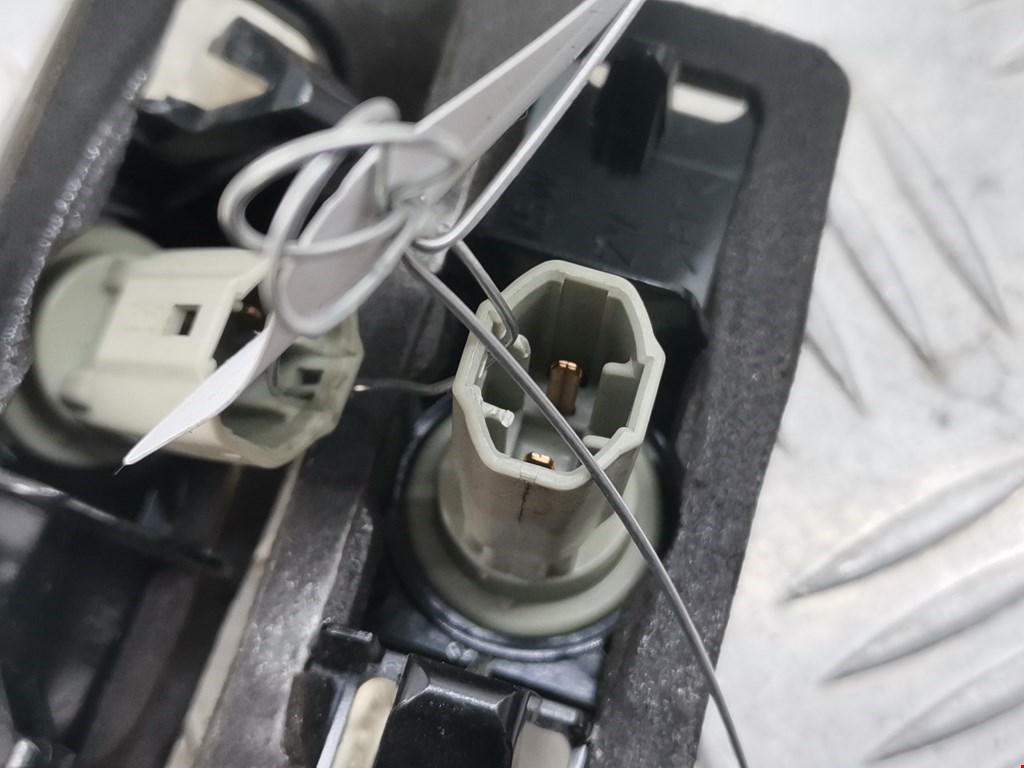 Фонарь подсветки номера TOYOTA Prius II XW20 2003-2012