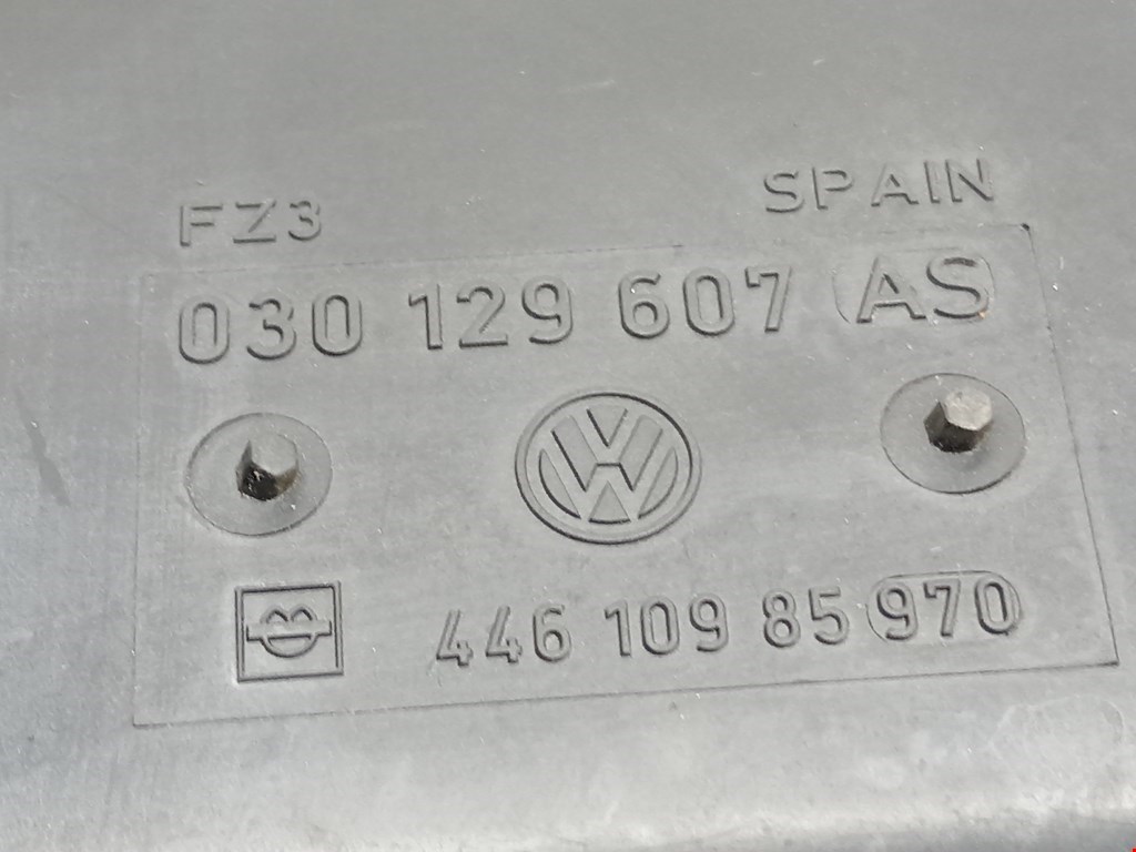 Корпус воздушного фильтра VOLKSWAGEN Polo III 1994-2001