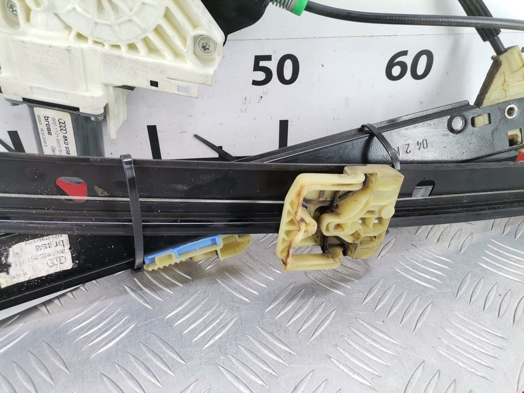 Стеклоподъемник передний левый AUDI A4 B8 2007-2015