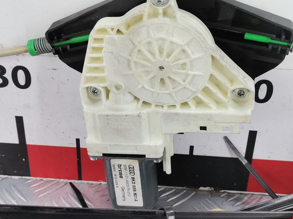 Стеклоподъемник передний левый AUDI A4 B8 2007-2015