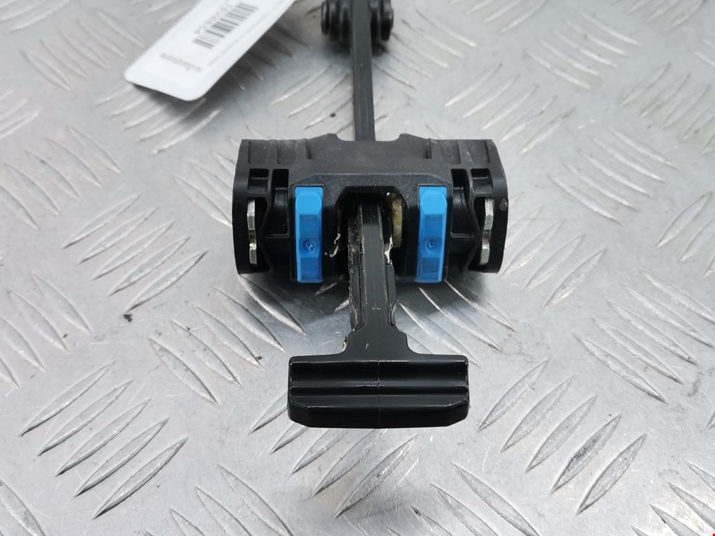 Ограничитель открывания двери AUDI A4 B8 2007-2015