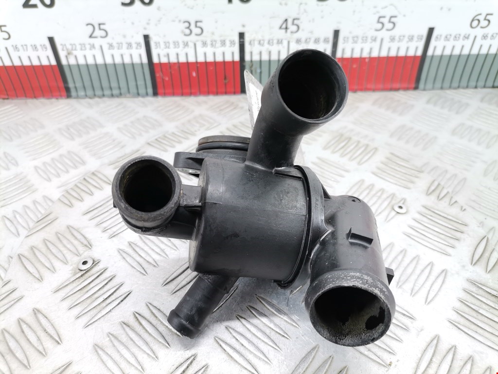 Корпус термостата VOLKSWAGEN Passat CC 2008-2017