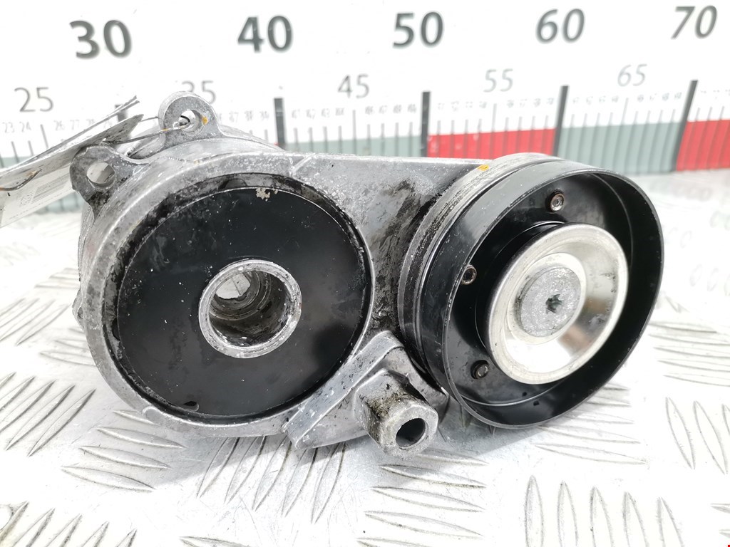 Натяжитель ремня генератора (приводного поликлинового ремня Audi A6 C5 (1997-2005)