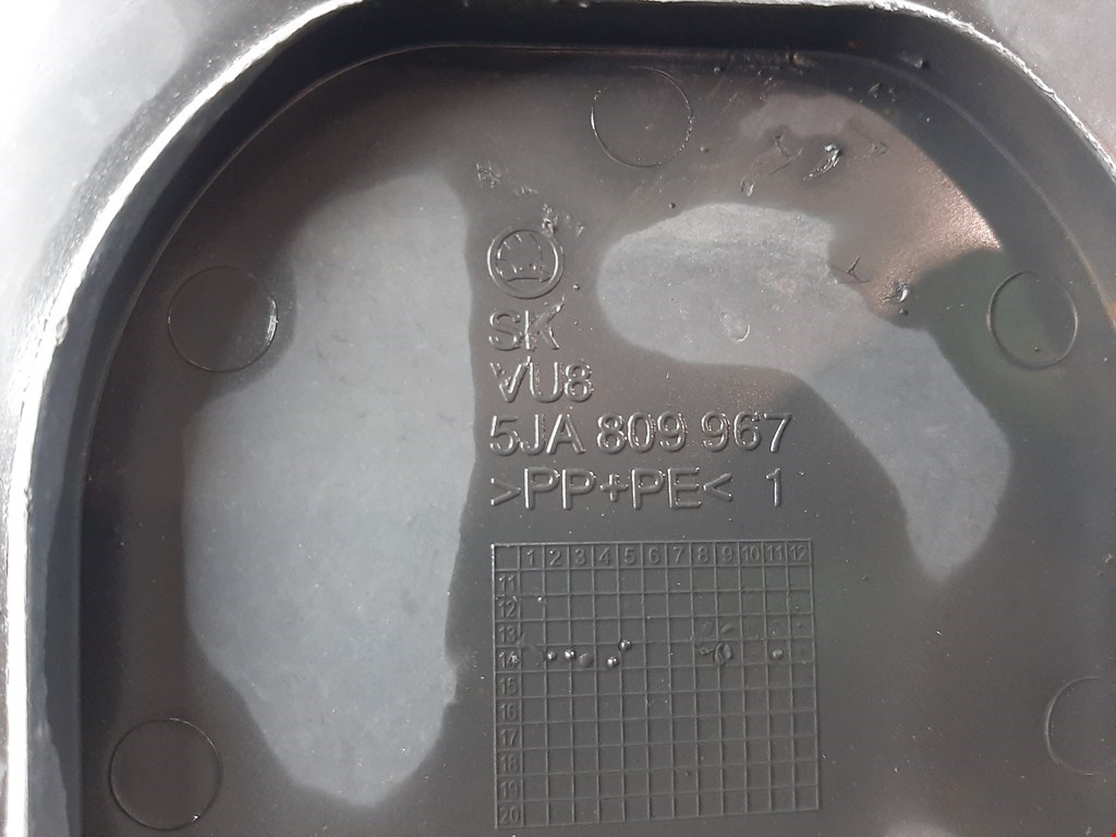 Локер (подкрылок) передний левый SKODA Rapid 2012-2020