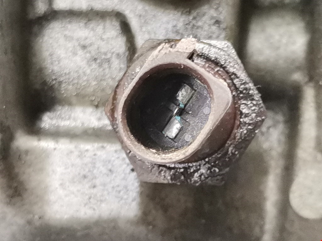 Корпус масляного фильтра VOLKSWAGEN Caddy III 2004-2015