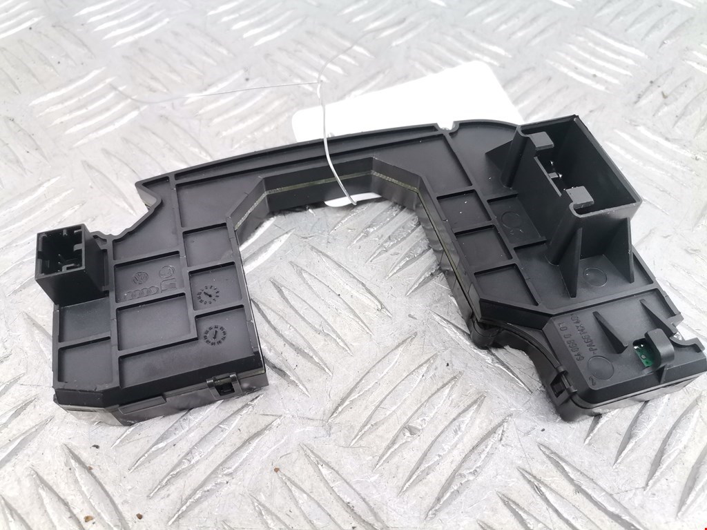 Блок управления подрулевыми переключателями (блок рулевого управления) Audi A6 C6 (2004-2011)