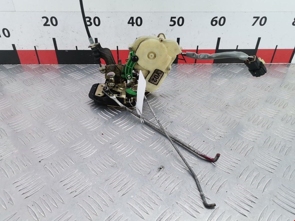 Замок двери передней правой KIA Sorento 2002-2009