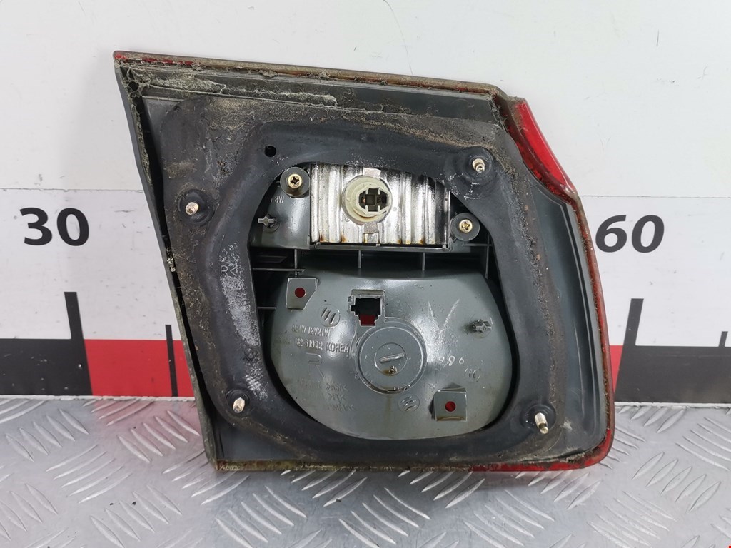 Фонарь задний внутренний правый MAZDA 626 GF 1997-2003