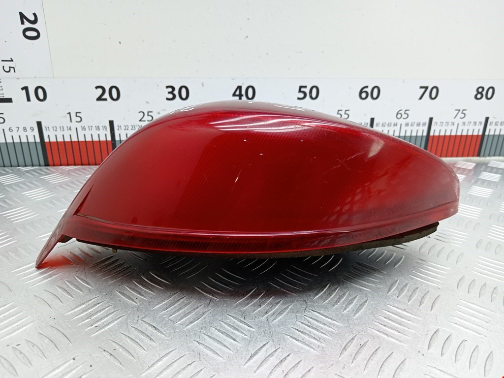 Фонарь задний правый FORD Fiesta 1995-2001