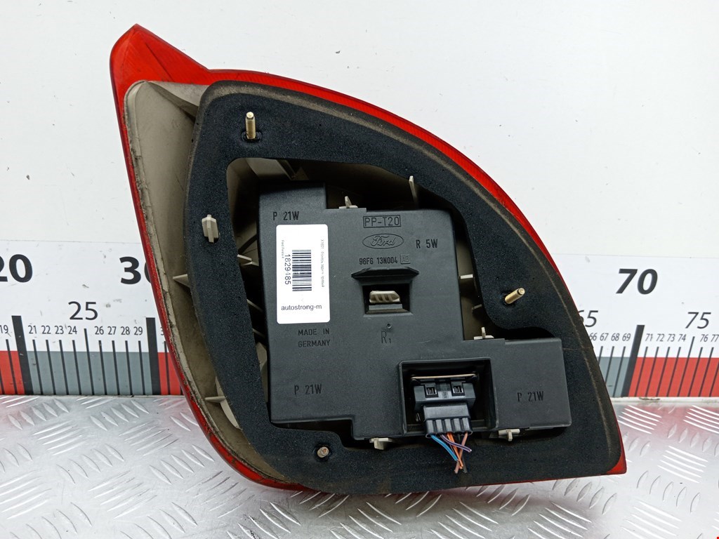 Фонарь задний правый FORD Fiesta 1995-2001