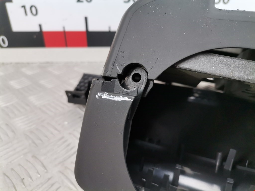 Кожух рулевой колонки VOLKSWAGEN Touareg 2002-2010