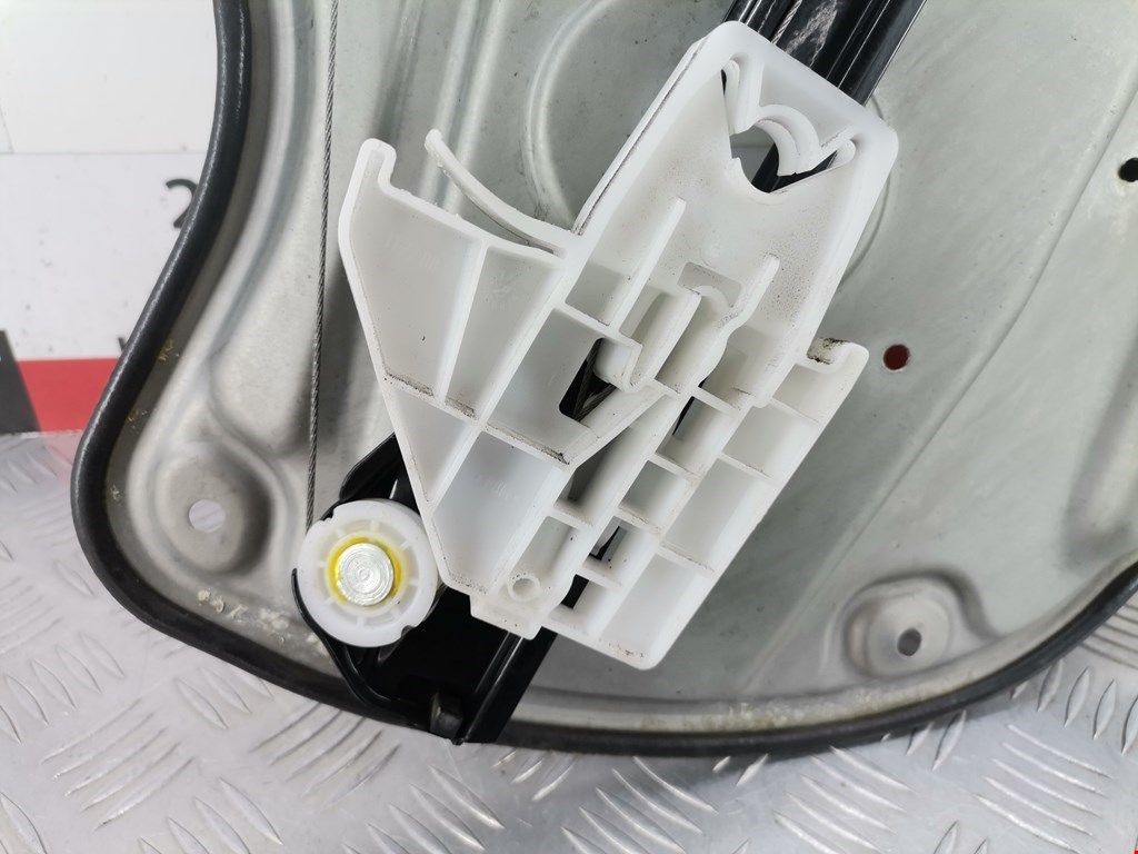 Стеклоподъемник задний левый SKODA Octavia A5 1Z- 2004-2013