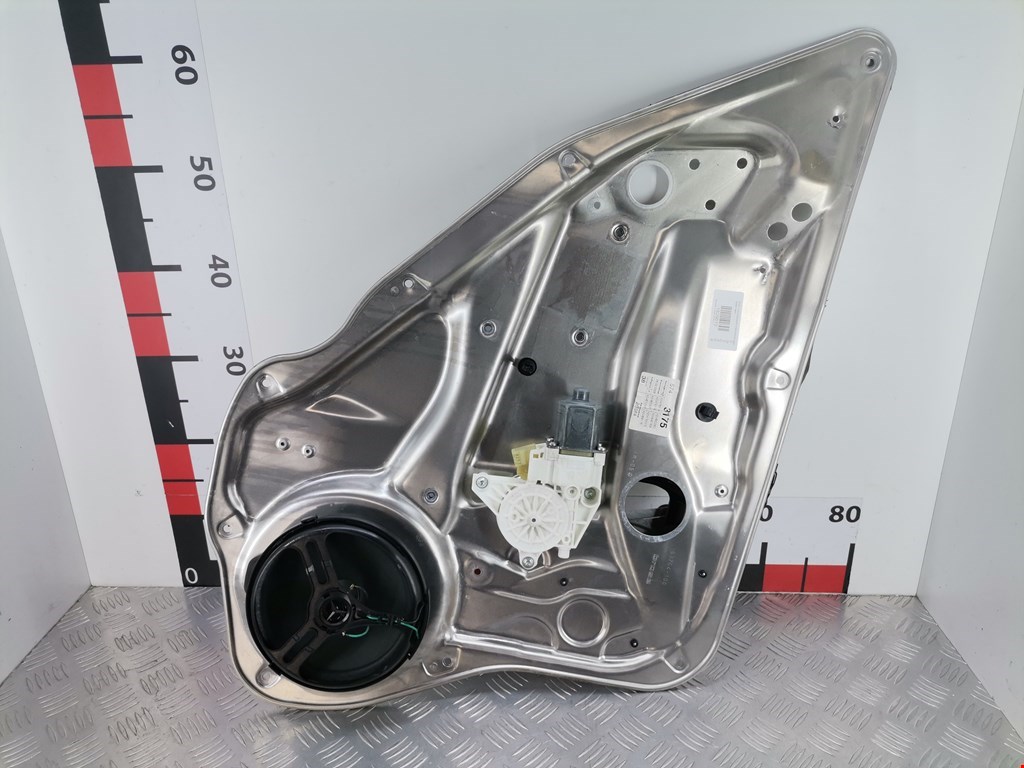 Стеклоподъемник задний левый MERCEDES-BENZ C-Class C-klasse W204 2007-2015