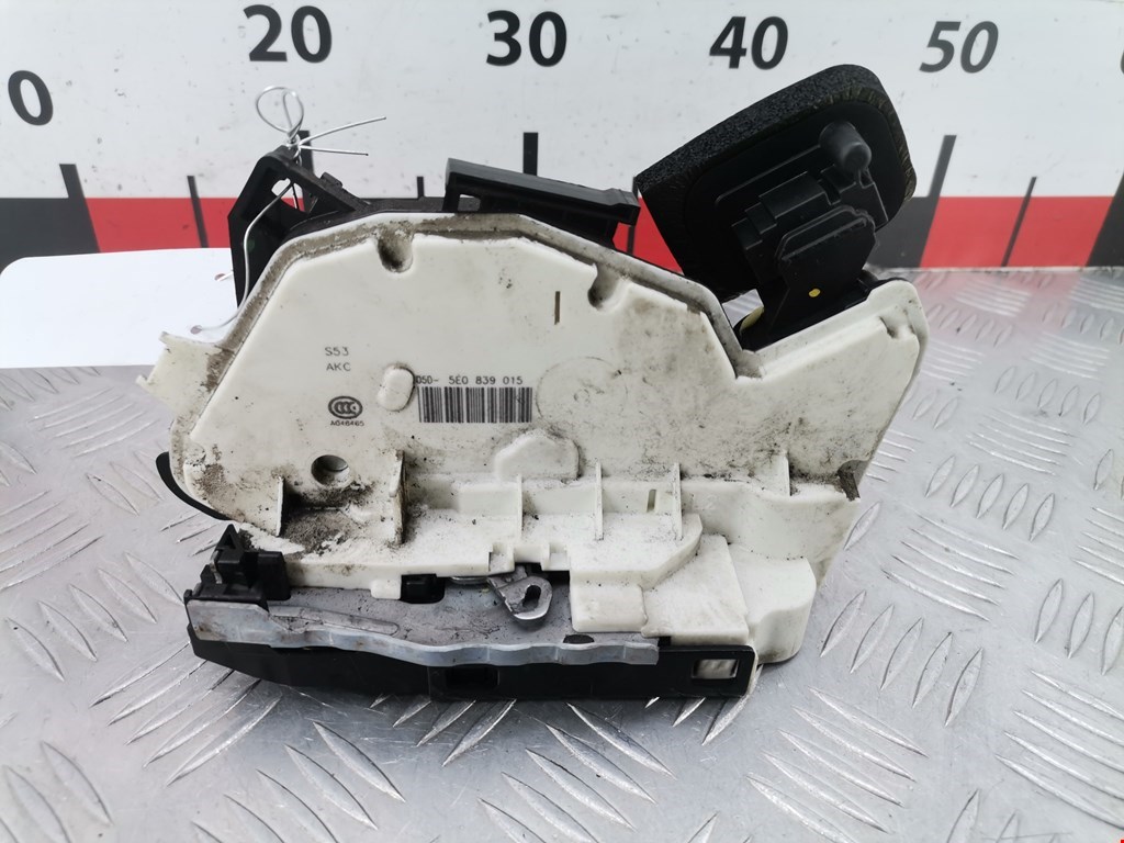 Замок двери задней левой SKODA Rapid 2012-2020