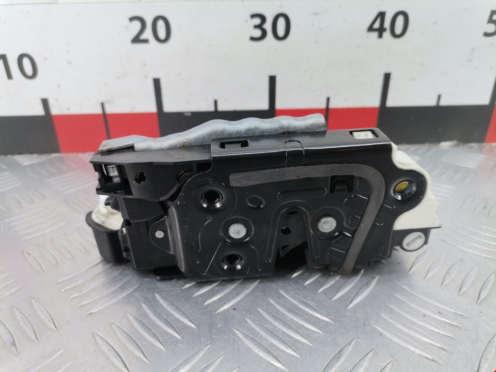 Замок двери задней левой SKODA Rapid 2012-2020