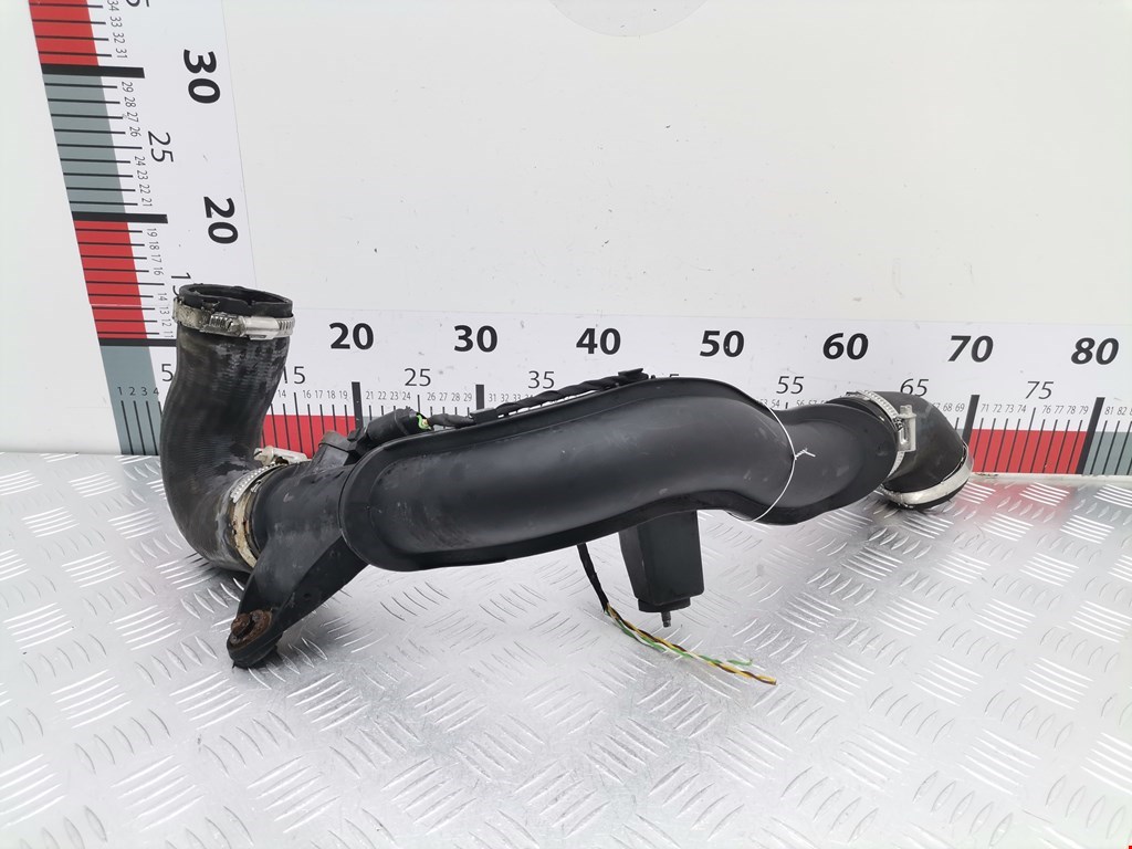 Патрубок интеркулера SKODA Rapid 2012-2020