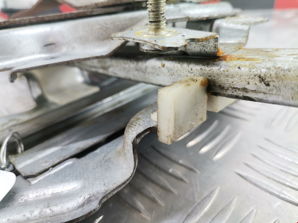 Стеклоподъемник задний левый FORD Explorer 1995-2001